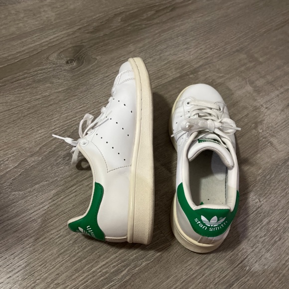 Shoes - Picture 2 of 3